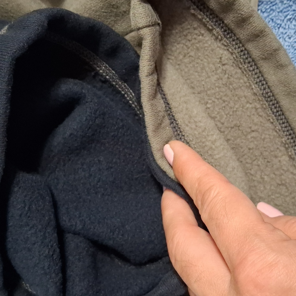 Lots of 2 sweat pants. Size 14-16 - Picture 13 of 13